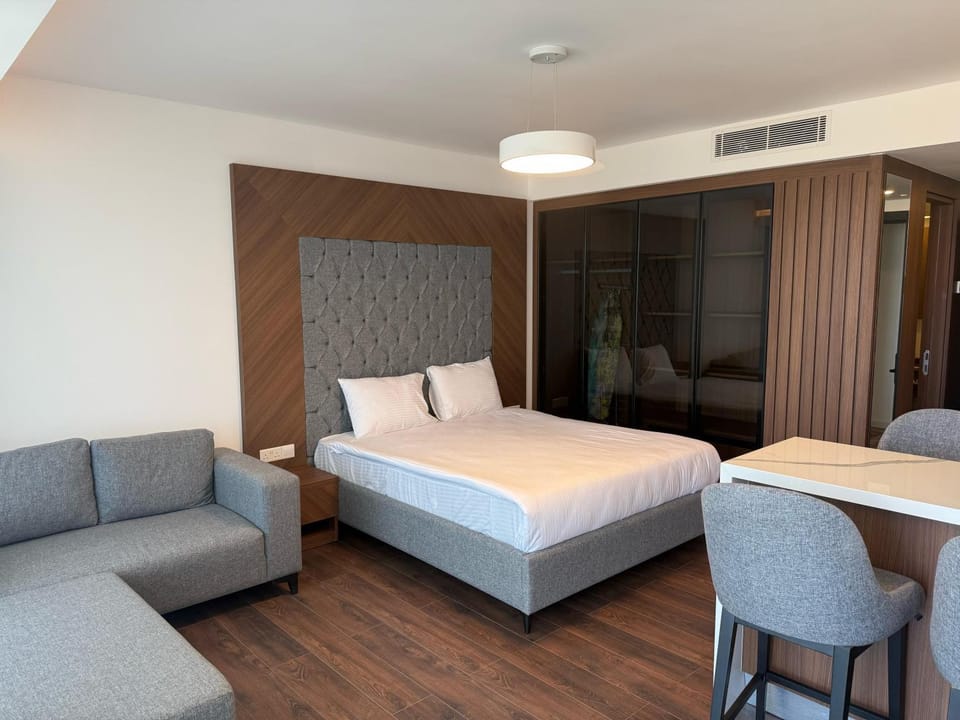 Photo of the whole room, Bedroom