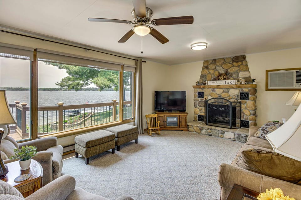 Family Retreat on Cross Lake: Boat, Swim & Relax! House in Crosslake