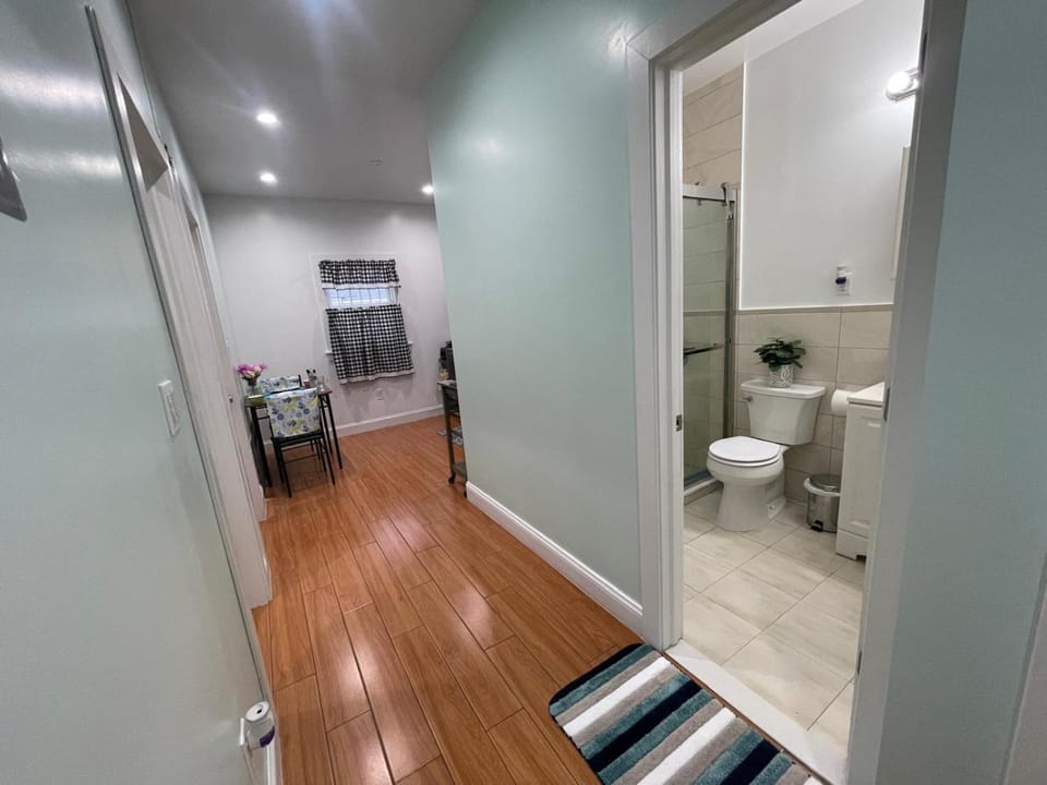 Luxury room with attached-bath near JFK NY USA Vacation rental in Ozone Park