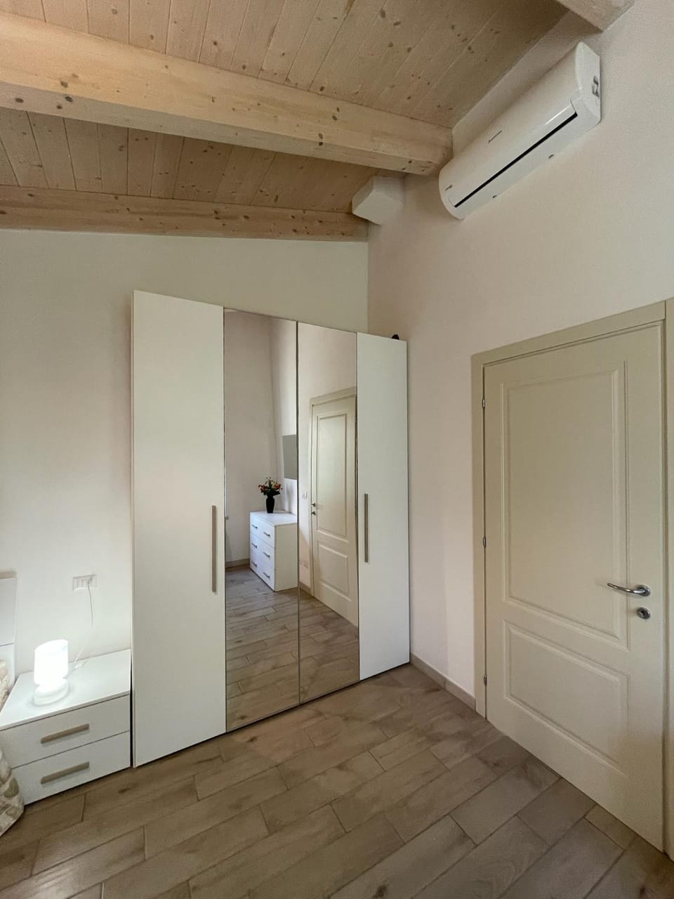 wardrobe, air conditioner