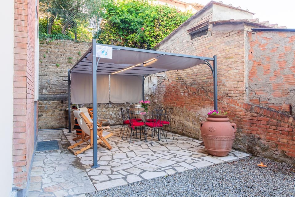 Dining area, Garden view, Breakfast