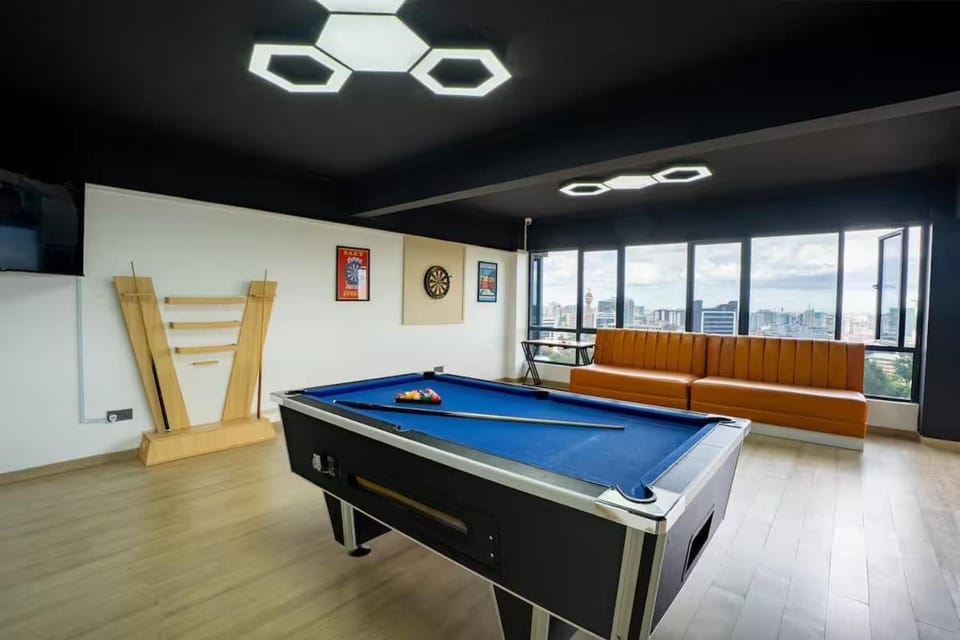Malo Homes 2BR - Pool, Gym and PS5 - Westlands Apartment in Nairobi County