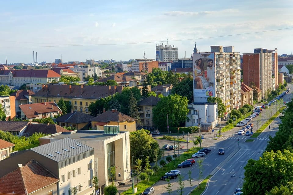 Day, Neighbourhood, City view, Street view, Location, Parking