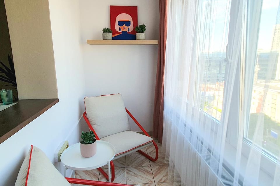 View (from property/room), Balcony/Terrace, Living room, Seating area