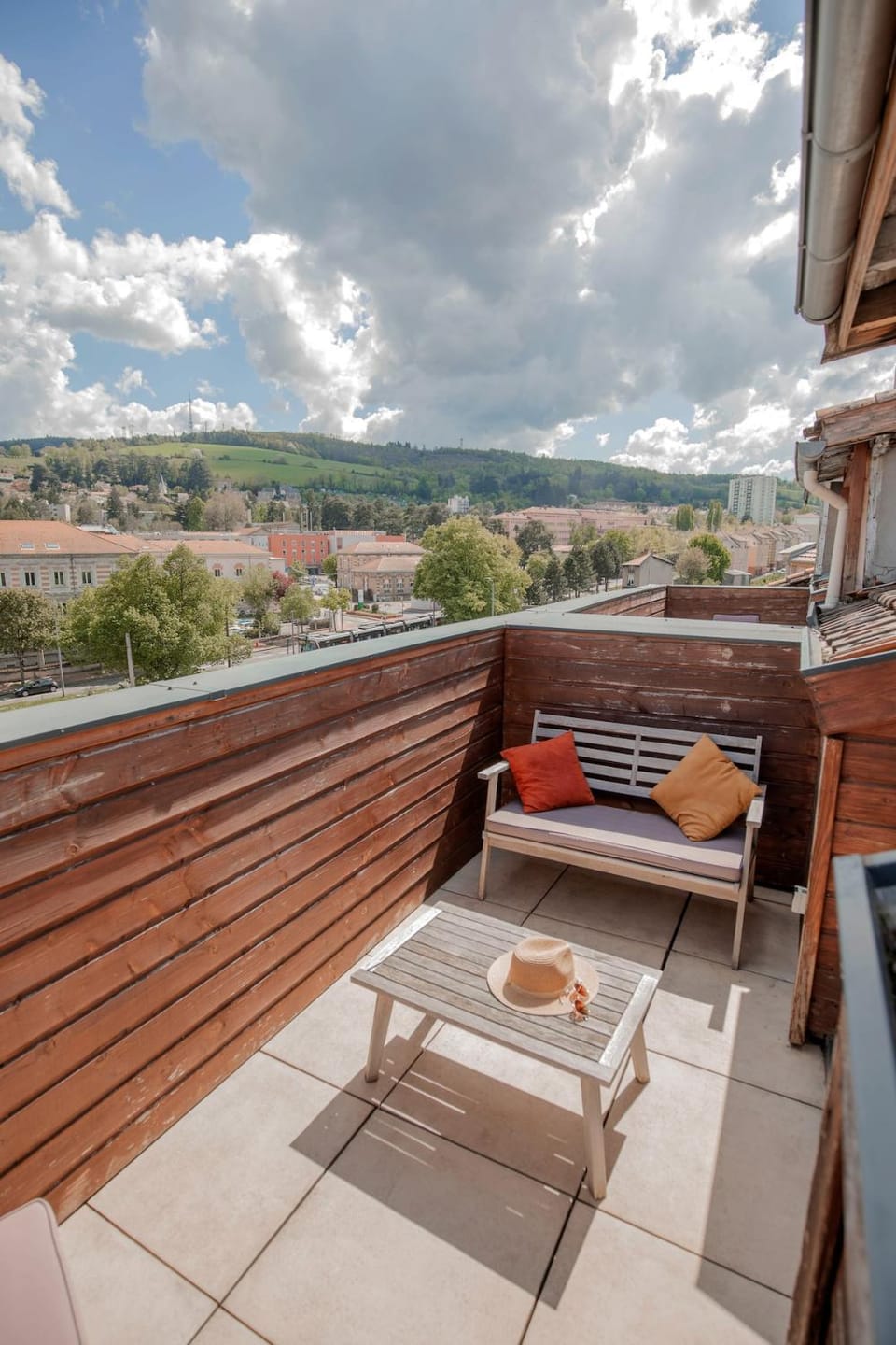 Patio, Day, Natural landscape, Balcony/Terrace