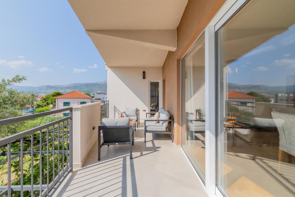 Day, Natural landscape, View (from property/room), Balcony/Terrace, Seating area