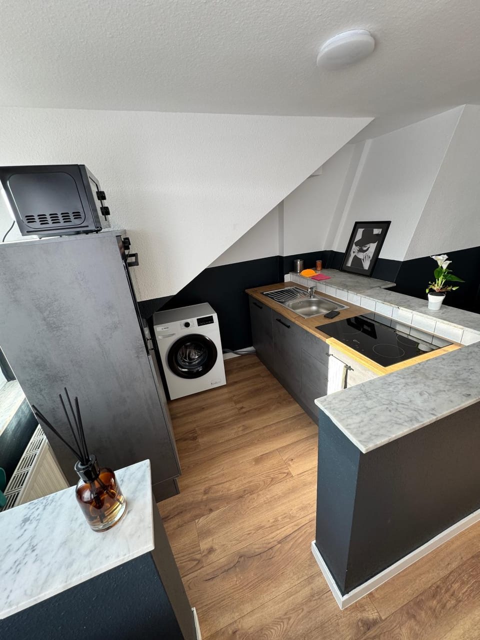 Kitchen or kitchenette