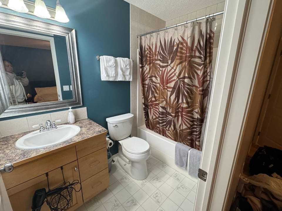 Heavenly Cozy Place Inc House in Airdrie