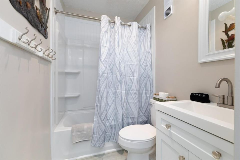 Zen By The Sea - Stunning Sunrises & Relaxation Apartment in North Topsail Beach