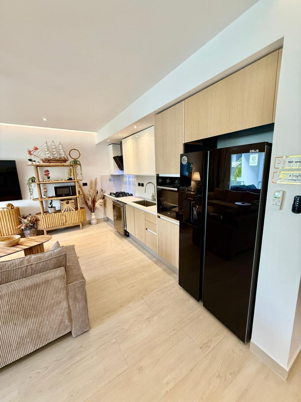 TV and multimedia, Kitchen or kitchenette, Living room, oven