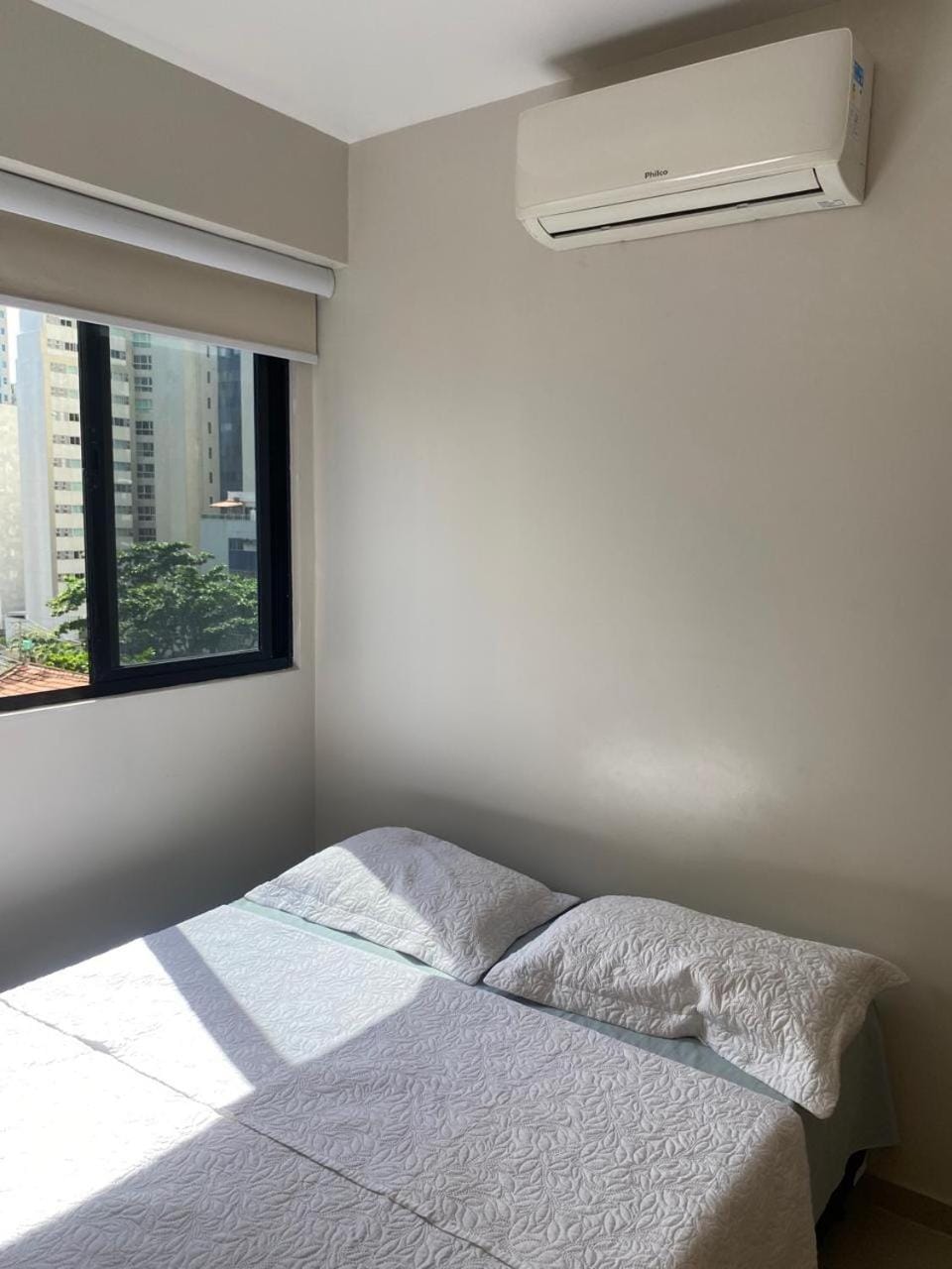 Bed, Photo of the whole room, Bedroom, air conditioner