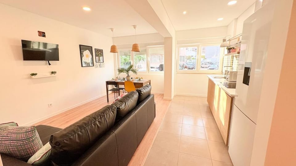 Vizinho -Central - perto praia - Wi-Fi Apartment in Setúbal Municipality