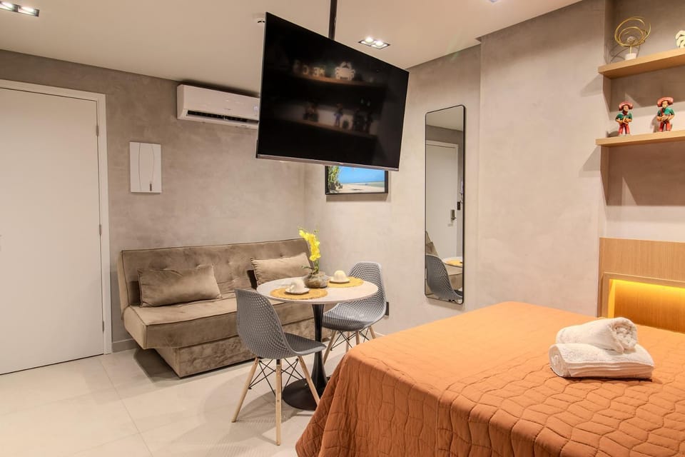 TV and multimedia, Living room, Photo of the whole room, Dining area, air conditioner