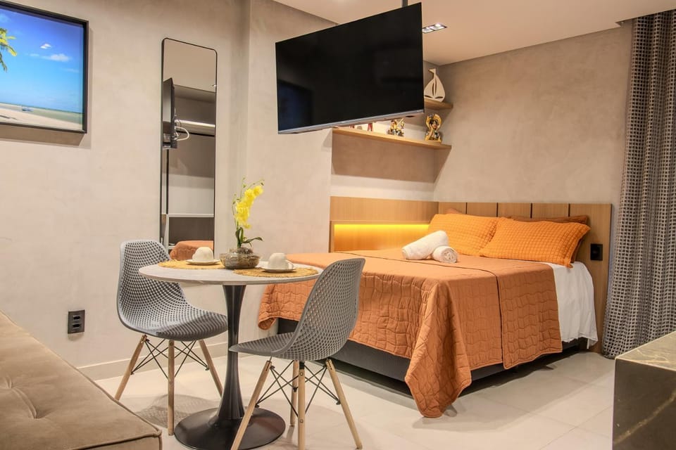 Bed, TV and multimedia, Photo of the whole room, Dining area