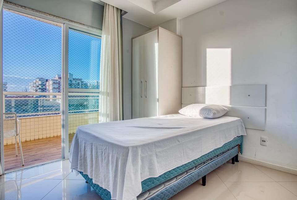 Apto Completo com Supermercado no Térreo, Cabo Frio Apartment in Cabo Frio