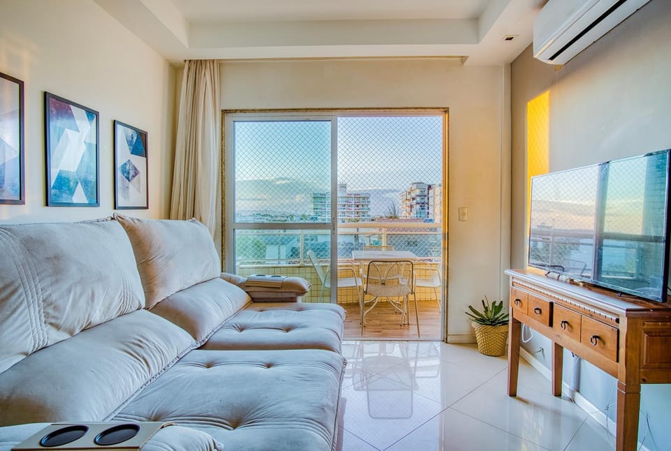 Apto Completo com Supermercado no Térreo, Cabo Frio Apartment in Cabo Frio