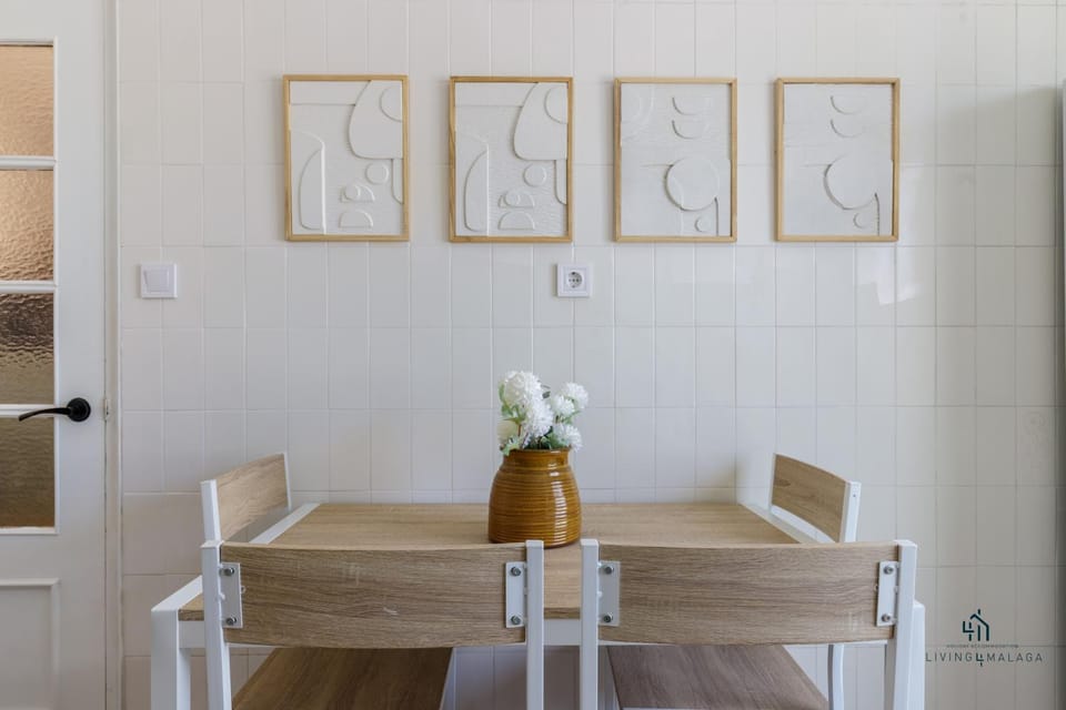 Dining area, kitchen