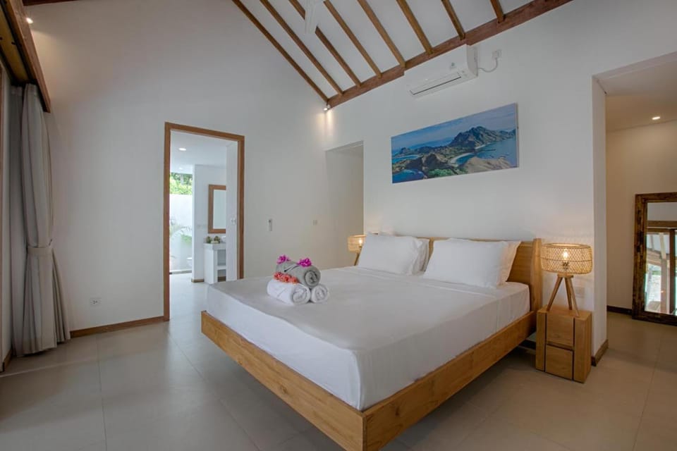 Bed, Bedroom, air conditioner