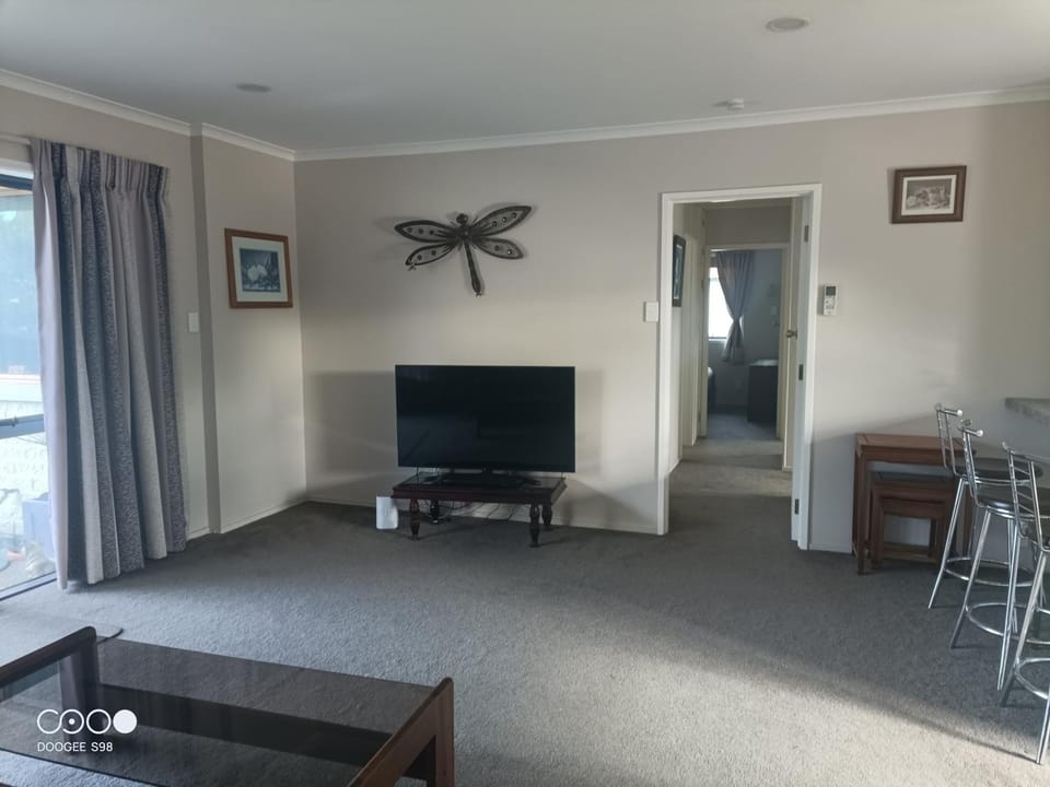 Cozy spacious estuary view three bedroom townhouse House in Napier