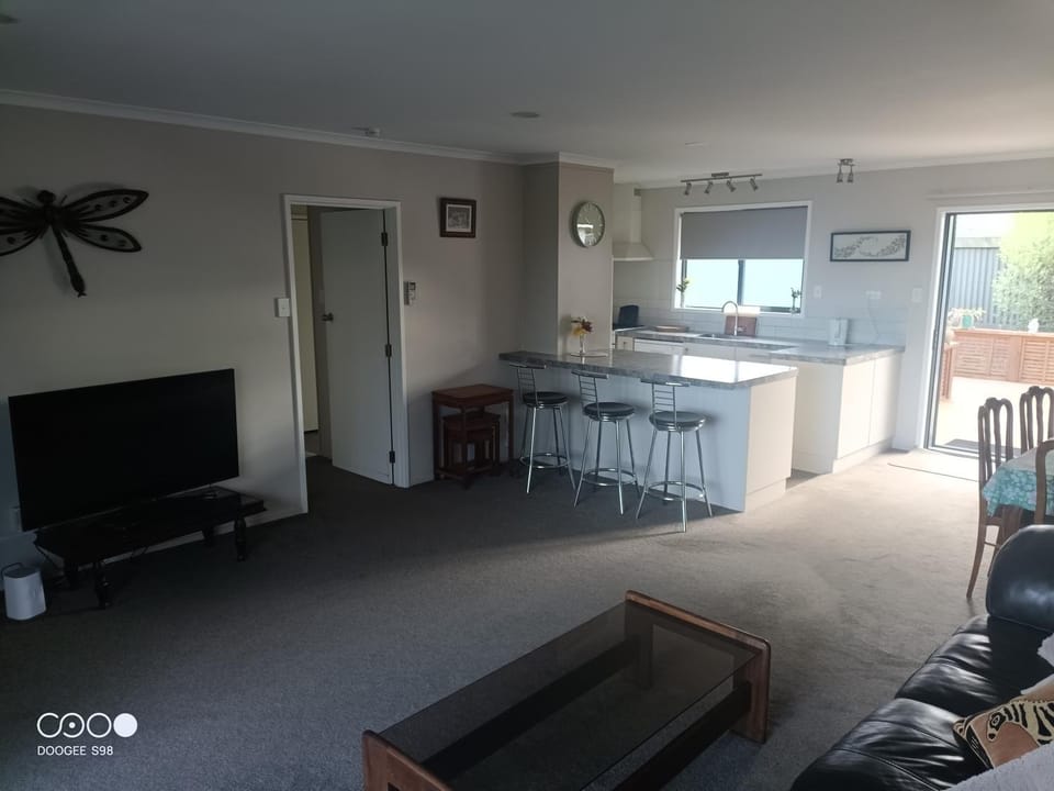 Cozy spacious estuary view three bedroom townhouse House in Napier