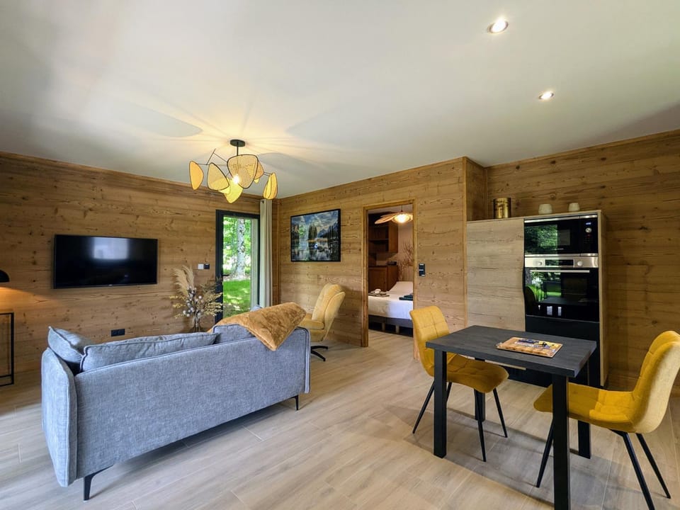 Lodge élégant avec spa privatif et espace bien-être - FR-1-582-530 House in Provence
