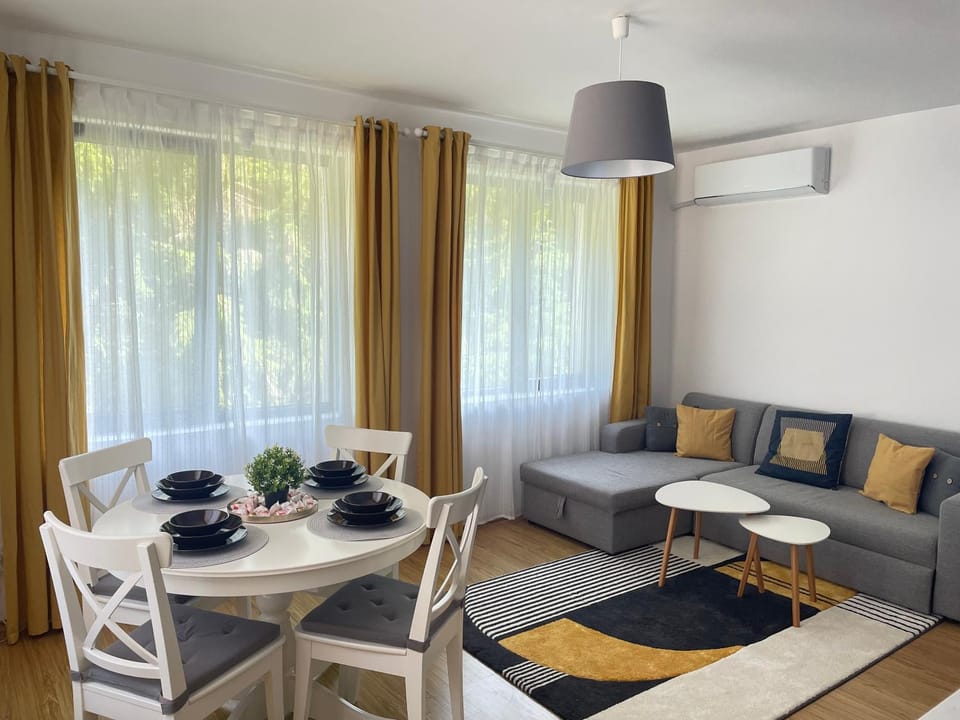 Living room, Seating area, Dining area