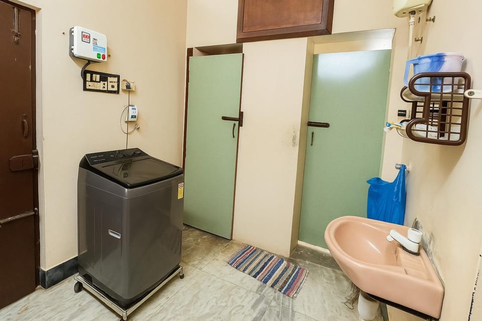 Bathroom, washing machine