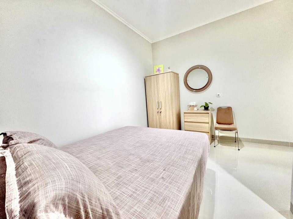 Bed, Photo of the whole room, Bedroom, wardrobe