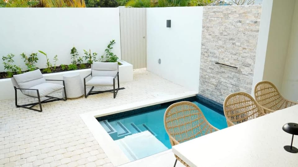 Patio, Balcony/Terrace, Pool view, Pool view, Swimming pool, Swimming pool