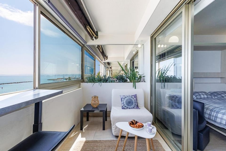 Sea View- Beach- Chic & Air-Conditioned Apartment in Nice