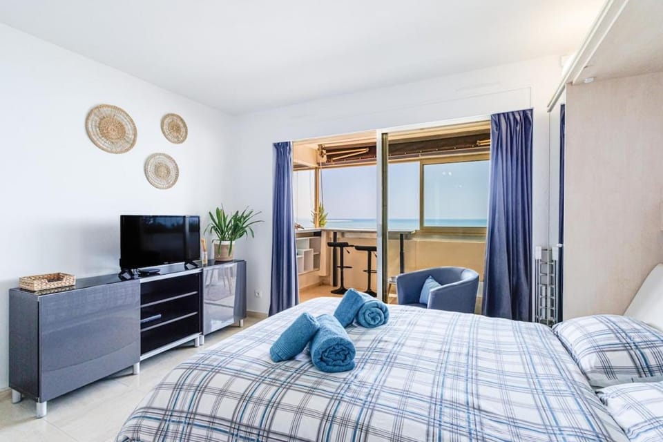 Sea View- Beach- Chic & Air-Conditioned Apartment in Nice