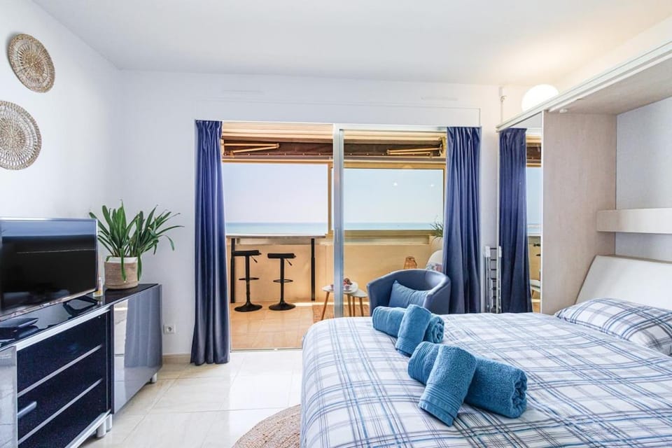 Sea View- Beach- Chic & Air-Conditioned Apartment in Nice