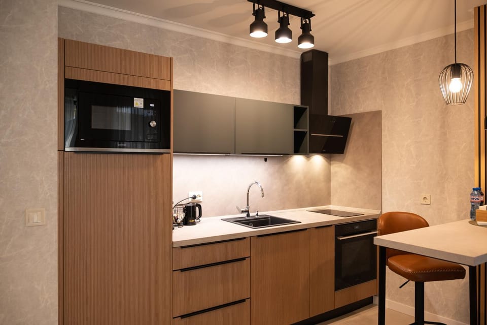 Kitchen or kitchenette, oven, stove