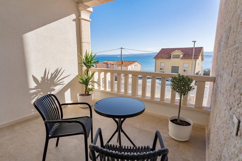 NEW! Luxury Apartment With Jacuzzi 20 Near The Sea Apartment in Split-Dalmatia County