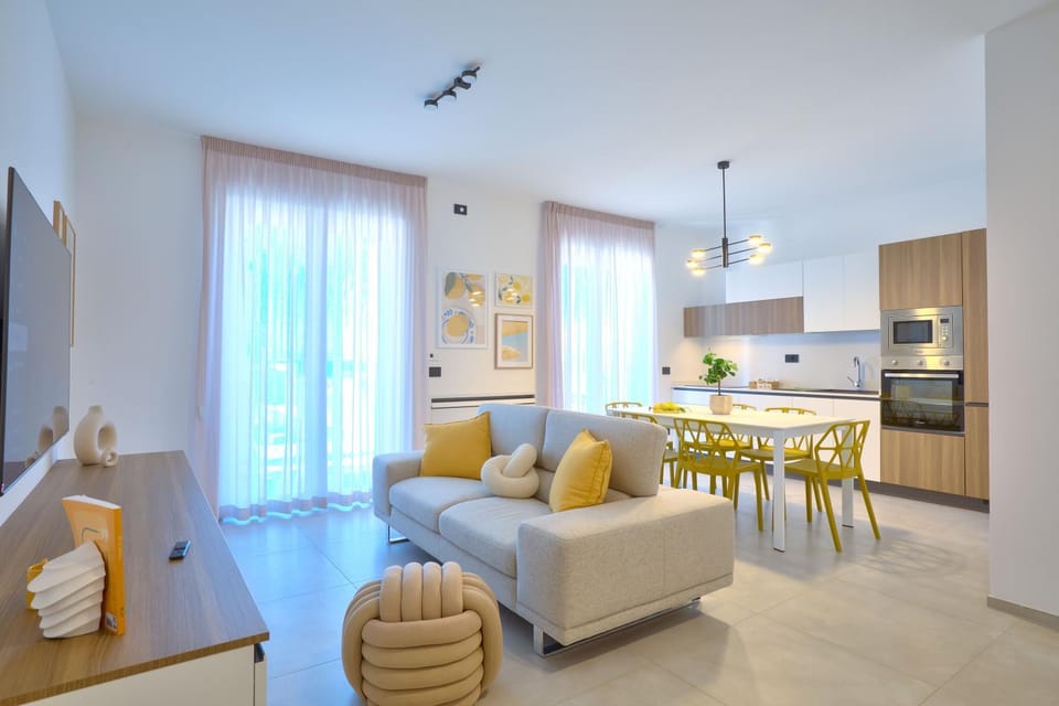 Kitchen or kitchenette, Living room, Dining area, oven, stove