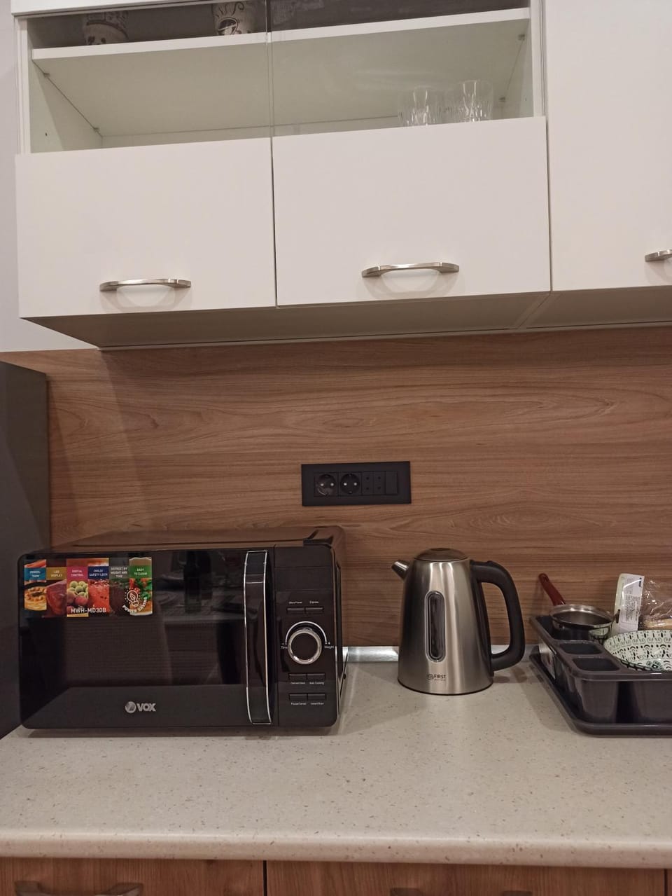 Coffee/tea facilities, Kitchen or kitchenette, microwave, kitchen