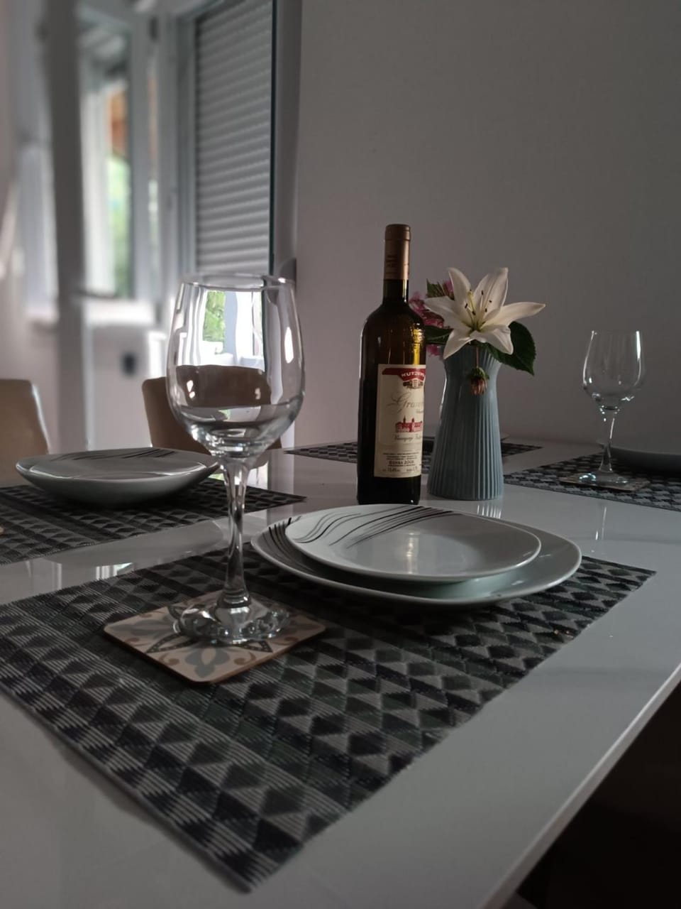 Food and drinks, Dining area, Drinks, Alcoholic drinks