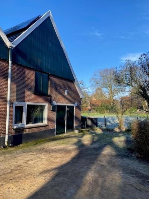 Property building, Day