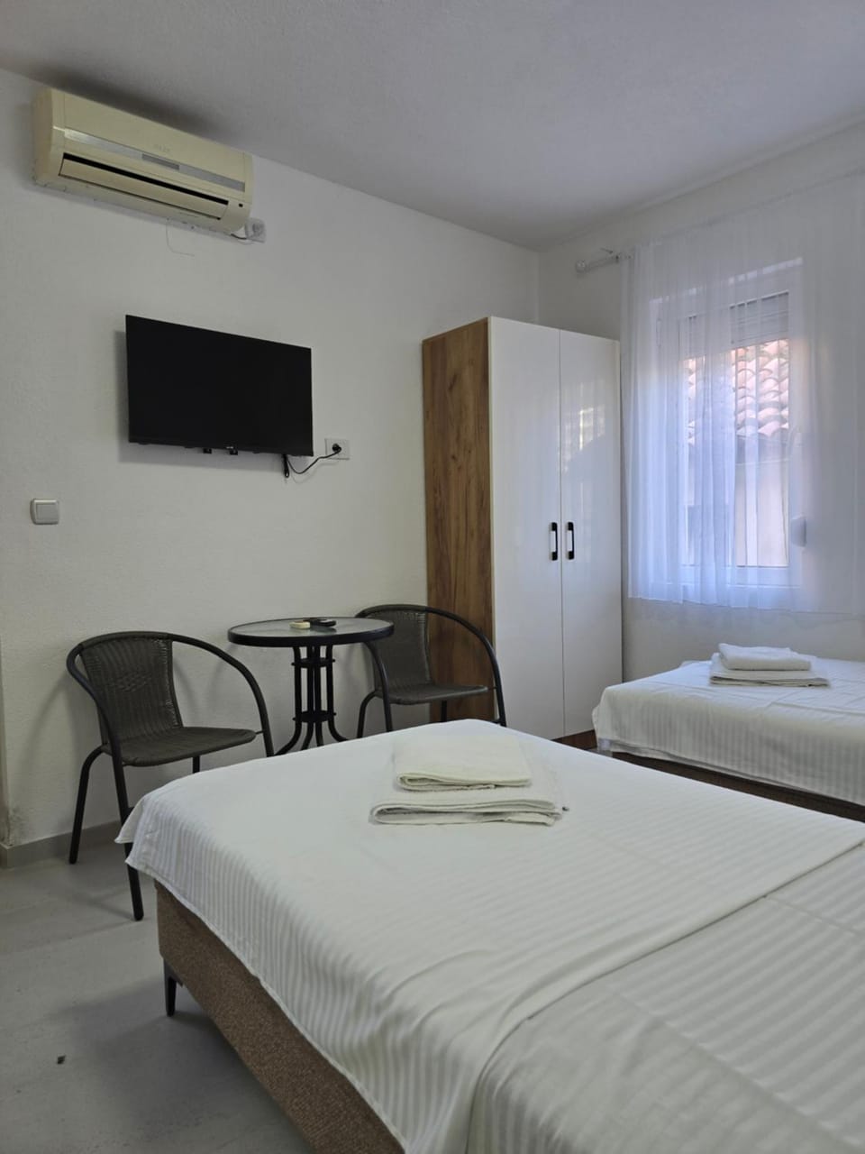 TV and multimedia, Bedroom, air conditioner