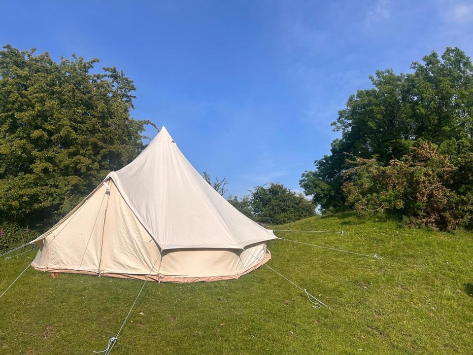 Bell Tent - Lakeside Luxury tent in England
