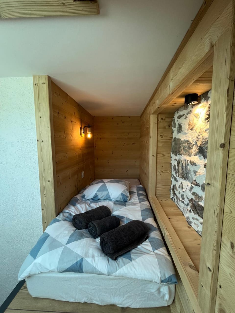 Bed, bunk bed