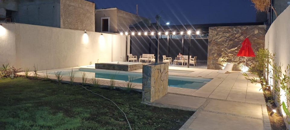 Hot Tub, Swimming pool