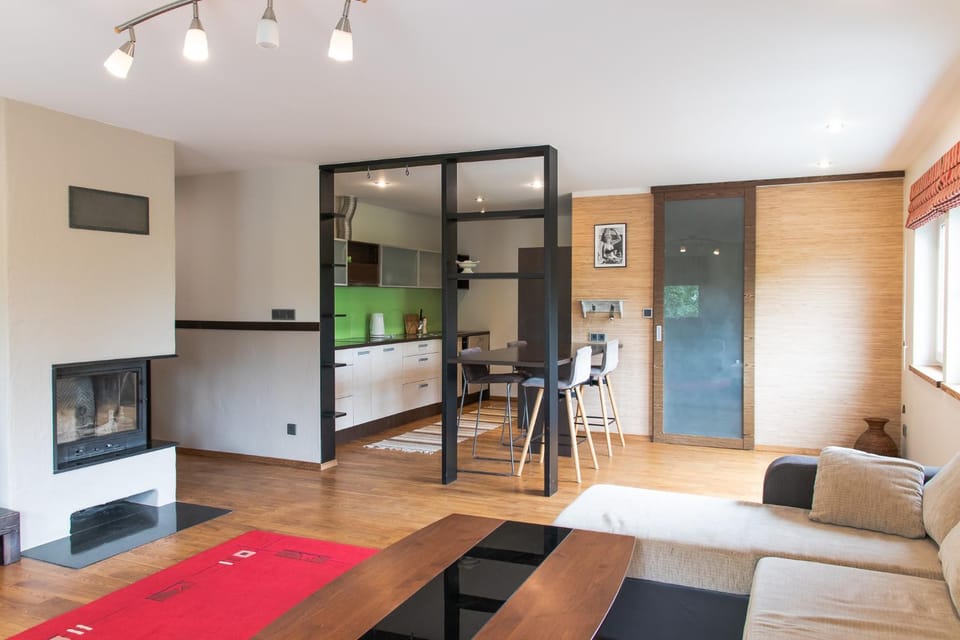 Kitchen or kitchenette, Living room