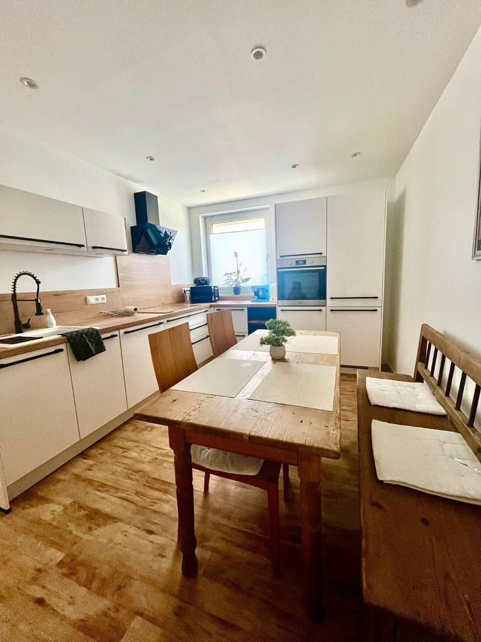 Kitchen or kitchenette, Dining area, dishwasher, oven, stove