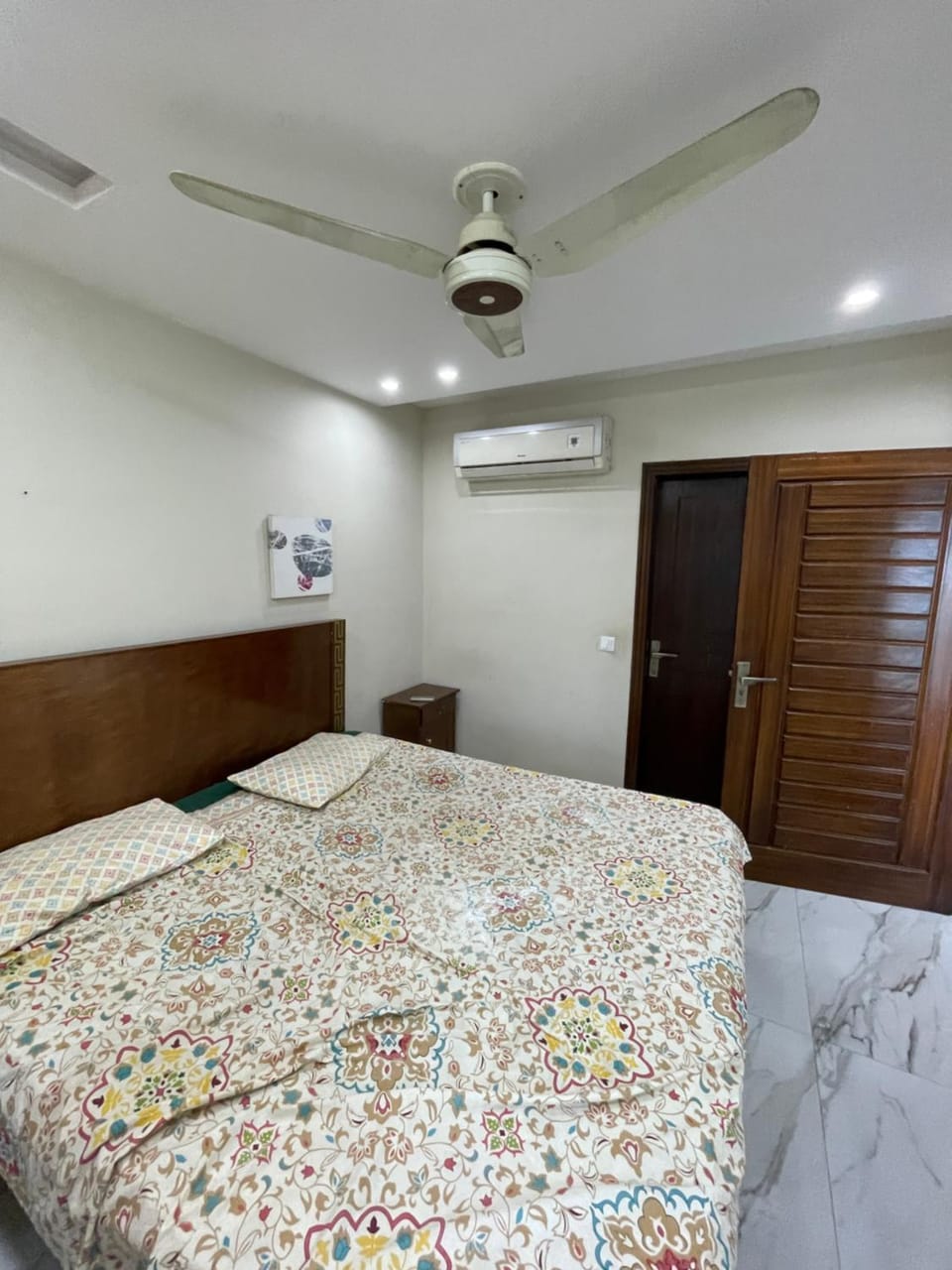 One Bed Apartment Apartment in Lahore