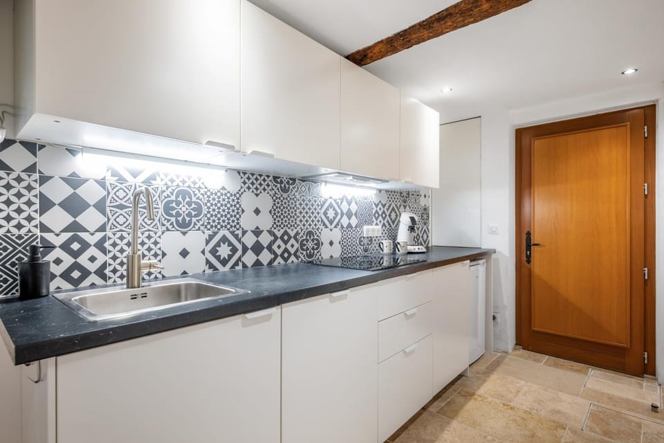 Kitchen or kitchenette, stove