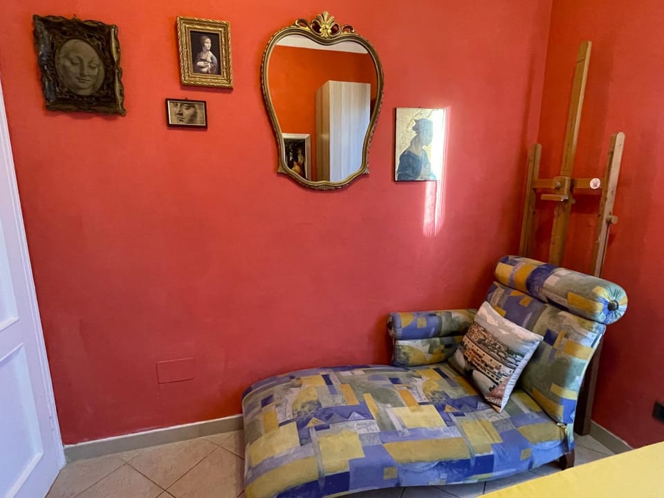Florence Swallow balcony Bed and Breakfast in Florence
