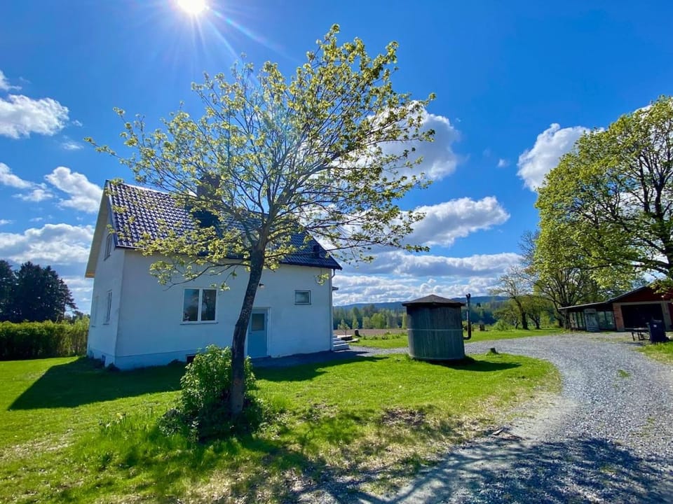 Cosy Home with River Views, Sauna & Gym Villa in Sweden