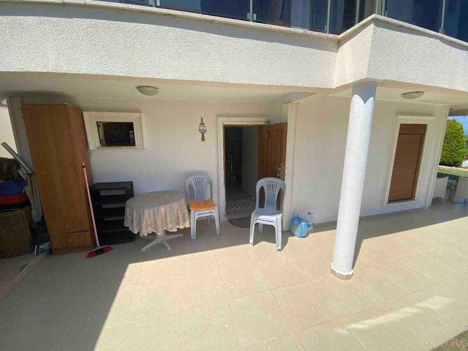 Suitable Family Home with Garden Apartment in İzmir Province