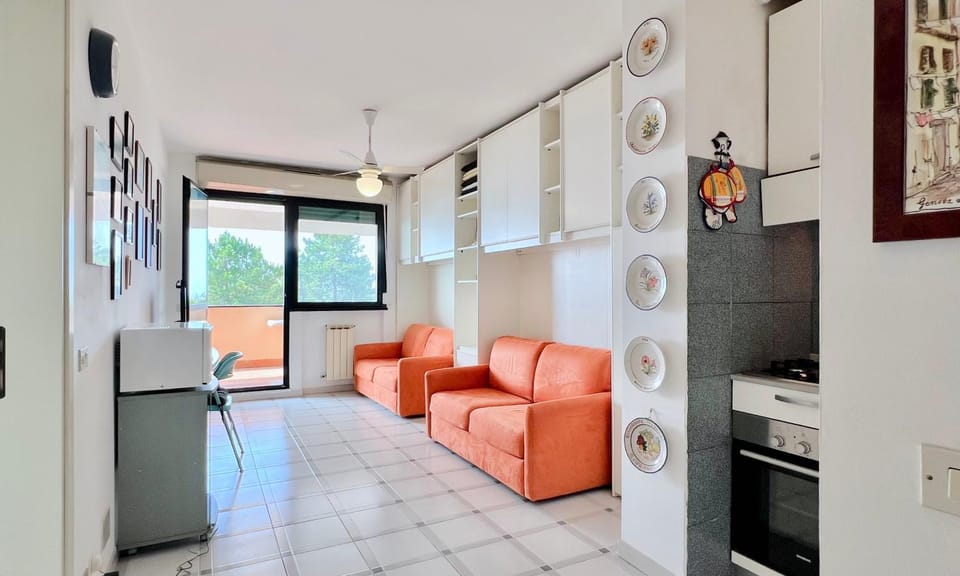 Bilocale con piscina condominiale Apartment in Varazze